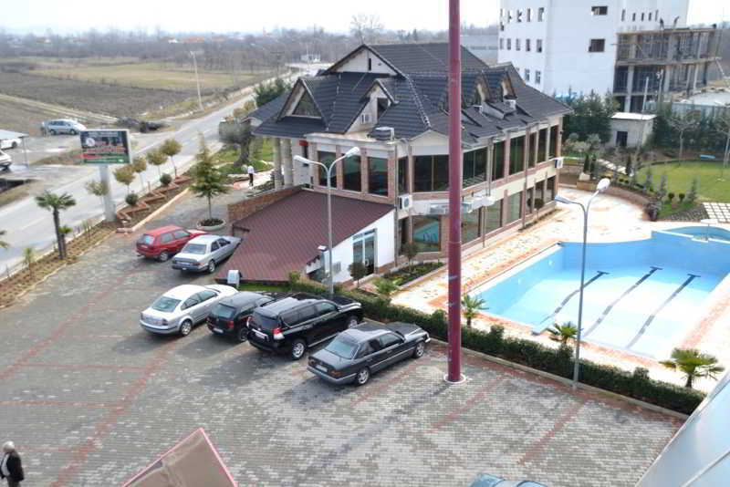 Hotel Vila Aeroport Rinas Exterior photo