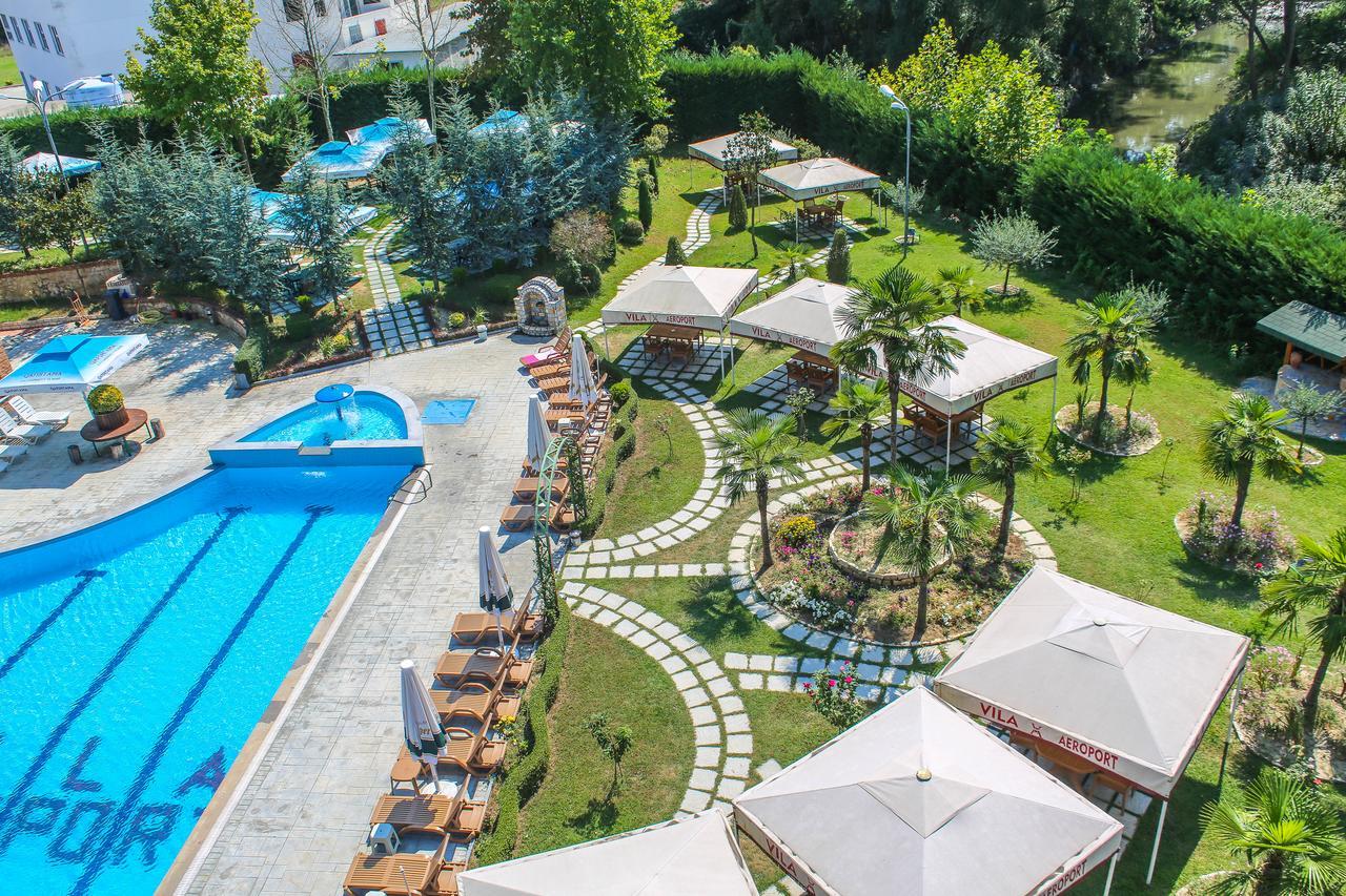 Hotel Vila Aeroport Rinas Exterior photo