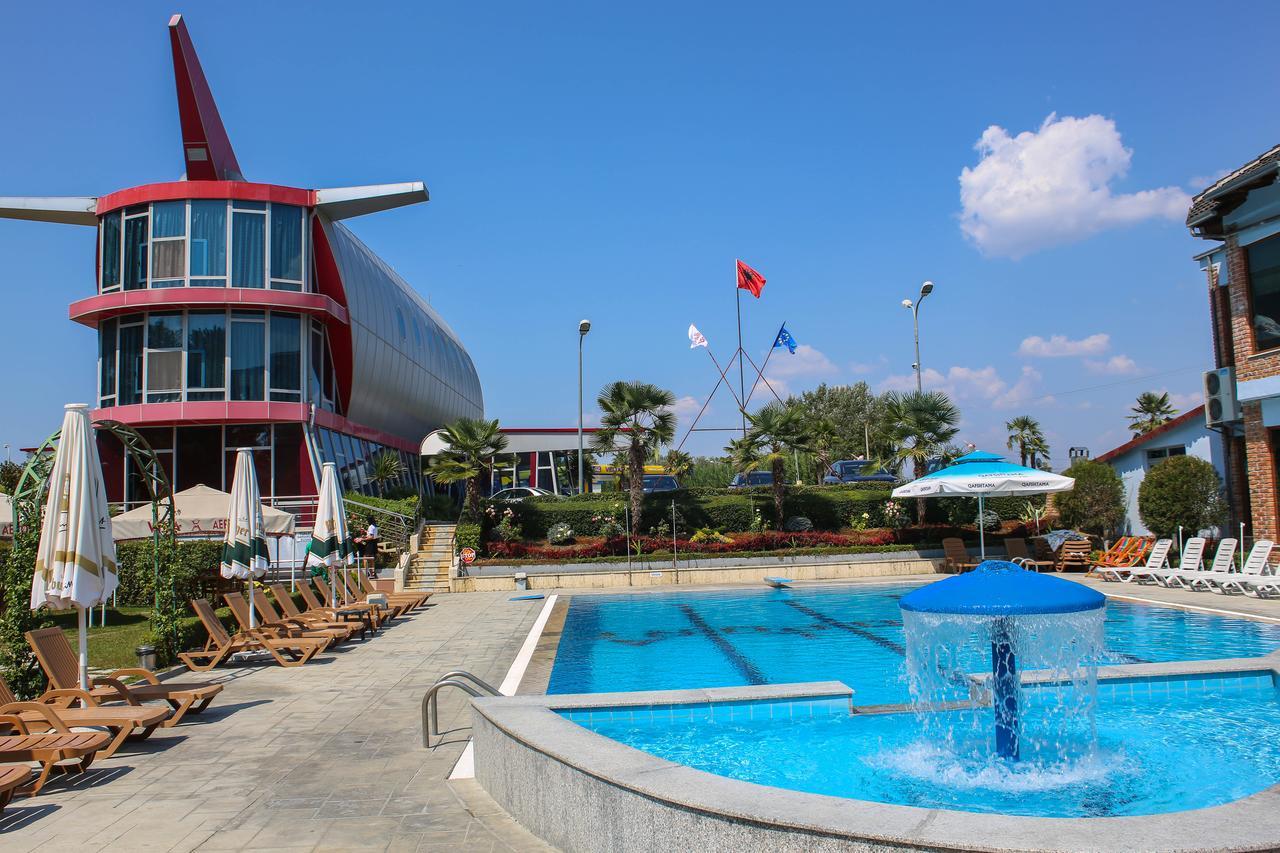 Hotel Vila Aeroport Rinas Exterior photo