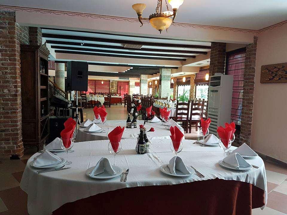 Hotel Vila Aeroport Rinas Restaurant photo